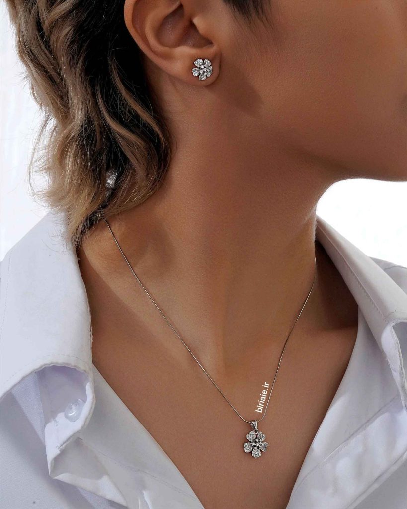 گل نقره زنانه