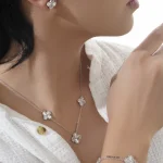 ونکلیف نقره سه گل زنانه