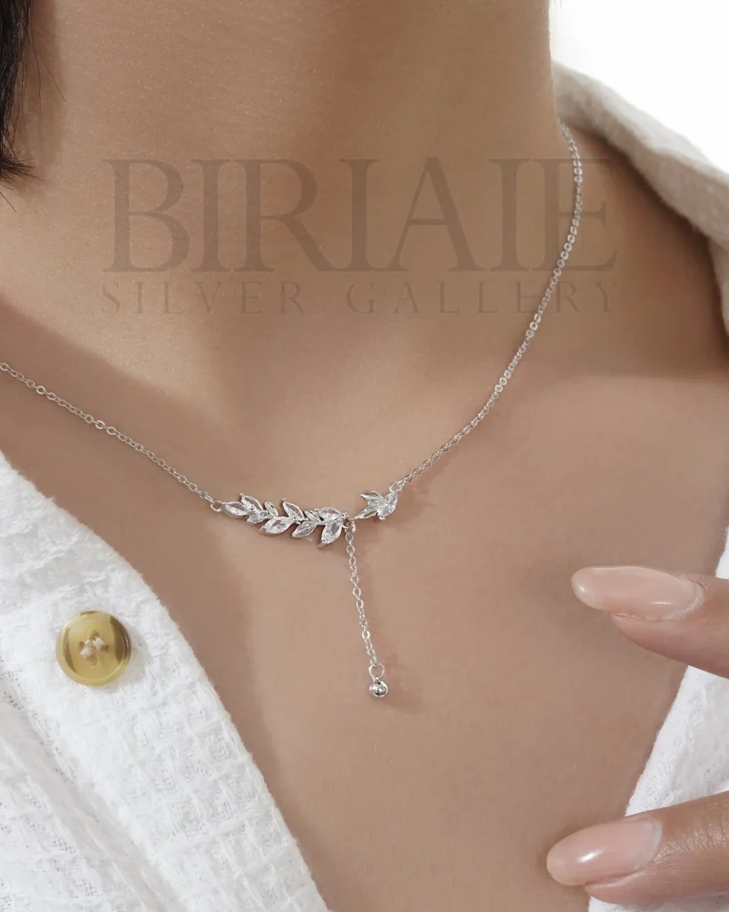 گردنبند نگین دار نقره